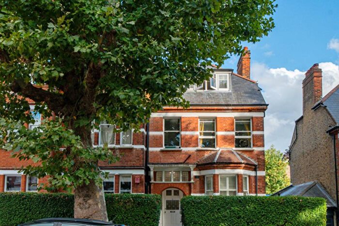 2 Bedroom Flat To Rent In Ardbeg Road, Herne Hill, London, SE24