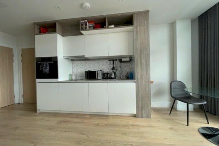 Studio To Rent In Station Road, Addlestone, KT15