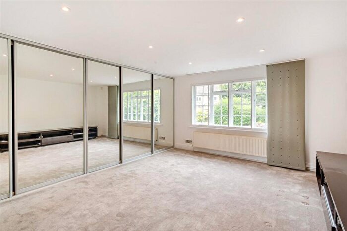 2 Bedroom Apartment To Rent In Wentworth Court, Beech Grove, Harrogate, North Yorkshire, HG2