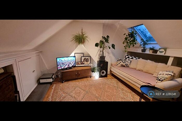 1 Bedroom Flat To Rent In Woodside Grove, London, N12