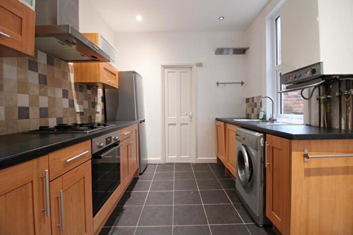 2 Bedroom Apartment To Rent In Ashleigh Grove, West Jesmond, Newcastle Upon Tyne, , Uk, NE2