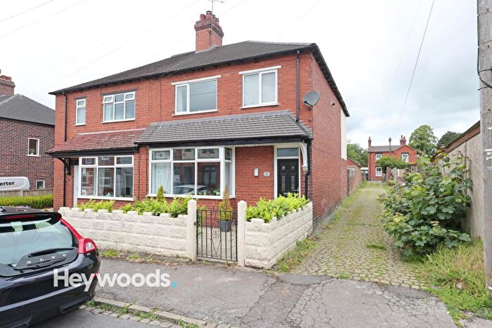3 Bedroom Semi-Detached House For Sale In Hartington Street, Wolstanton, Newcastle, ST5