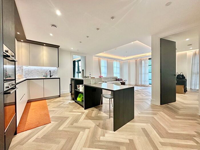 2 Bedroom Flat To Rent In Brigade Mews, London, SE1