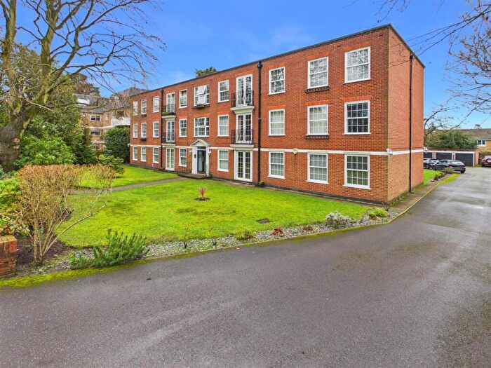 2 Bedroom Apartment To Rent In Gower Road, Weybridge, KT13