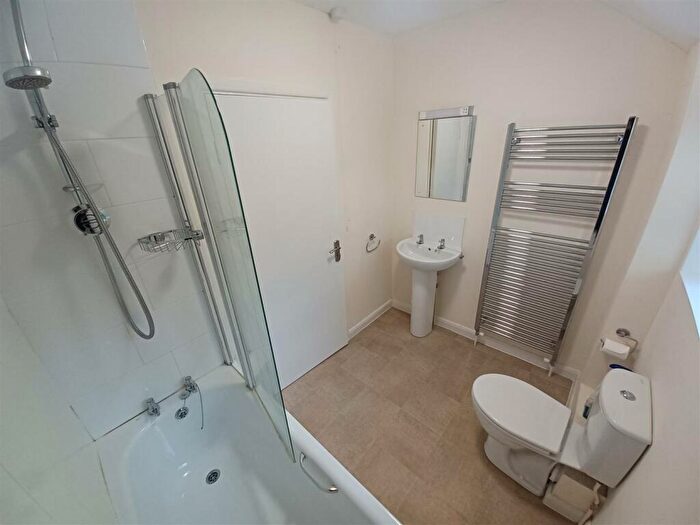 4 Bedroom Detached House To Rent In High Street North, Stewkley, LU7