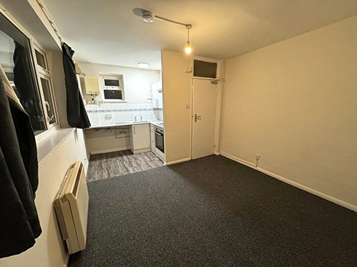 Studio To Rent In Askew Crescent, London, W12