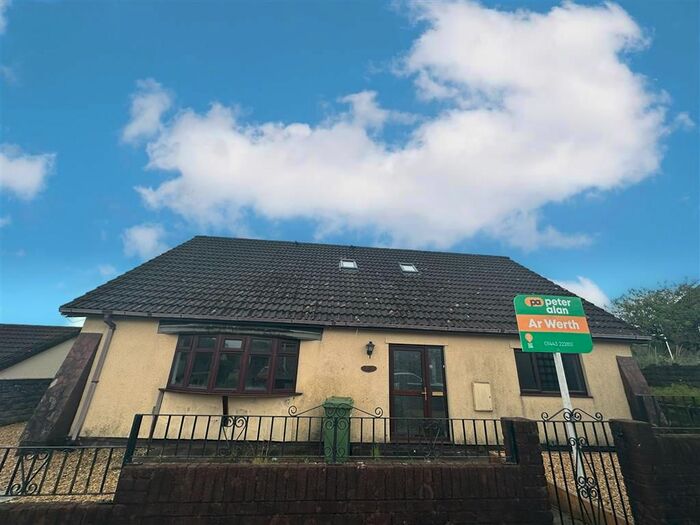 4 Bedroom Bungalow To Rent In The Heathlands, Gilfach Goch, Porth, CF39