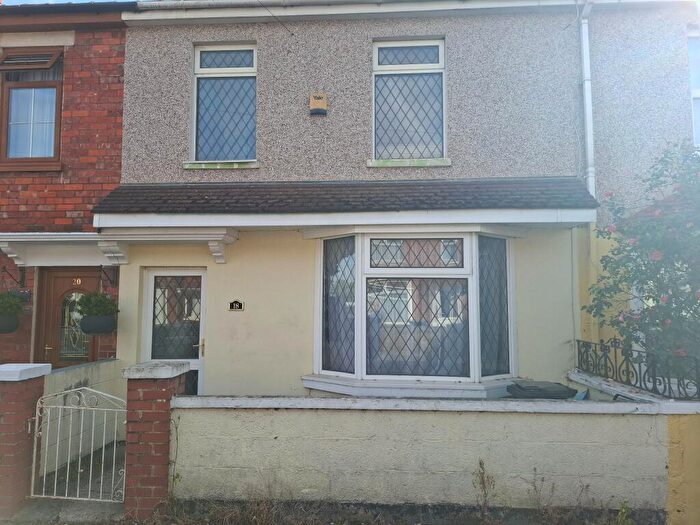 3 Bedroom Terraced House For Sale In Southampton Street, Swindon, Wiltshire, SN1