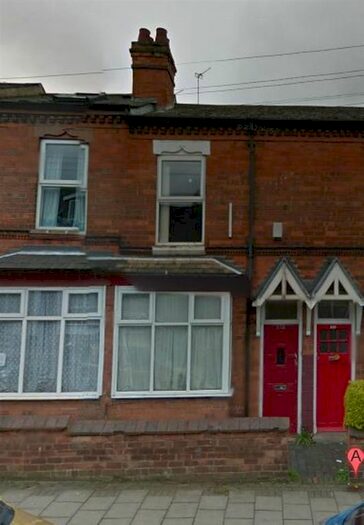 6 Bedroom Semi-Detached House To Rent In Dawlish Road, Selly Oak, Birmingham, B29