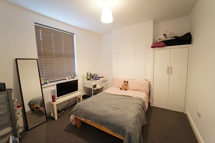 5 Bedroom House To Rent In Ridding Terrace, Nottingham, Nottinghamshire, NG3