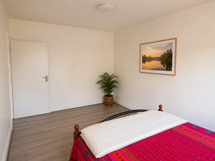 2 Bedroom Flat To Rent In East Road, London, E15