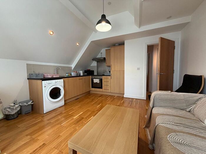 2 Bedroom Flat To Rent In Churchill Way, Cardiff, CF10
