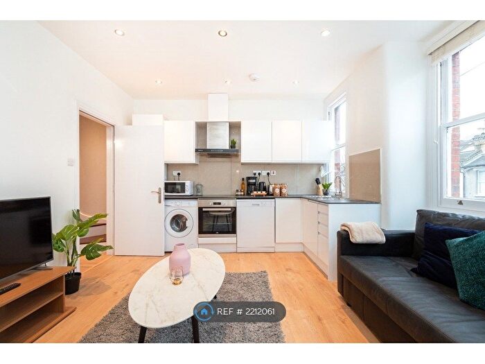 4 Bedroom Maisonette To Rent In Biscay Road, London, W6