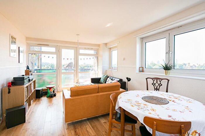 1 Bedroom Apartment To Rent In Alberta Street, SE17