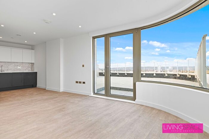 1 Bedroom Flat To Rent In Orla Lodge Penthouse, Harrow, HA1