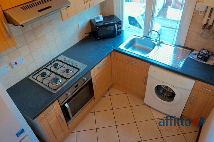 2 Bedroom Flat To Rent In Stockwood Crescent, Luton, LU1