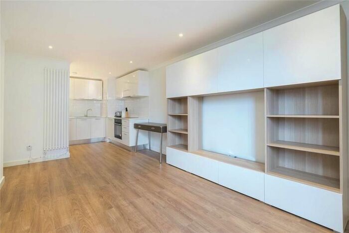 2 Bedroom Flat To Rent In Cromwell Road, London, SW5