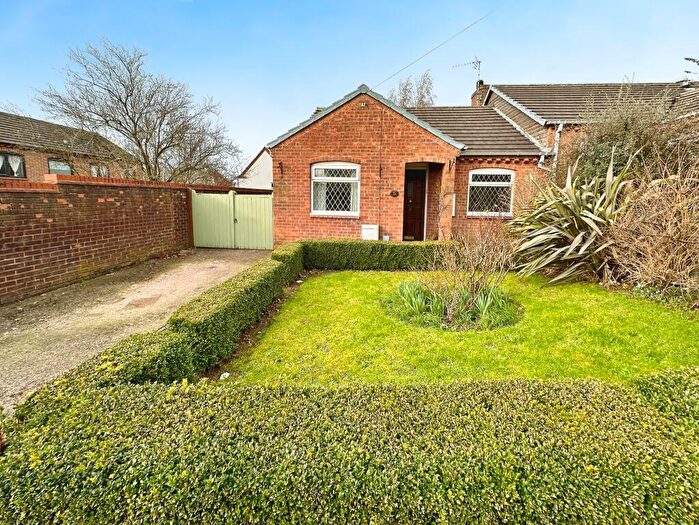 2 Bedroom Bungalow For Sale In Harvest Hill, Midway, Swadlincote, DE11