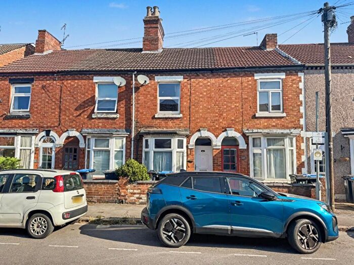 2 Bedroom Terraced House For Sale In Lower Hillmorton Road, Rugby, CV21
