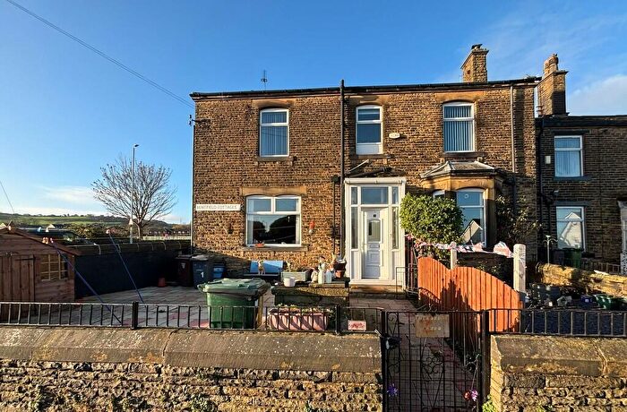 4 Bedroom End Of Terrace House For Sale In Bentfield Cottages, Clayton, BD14