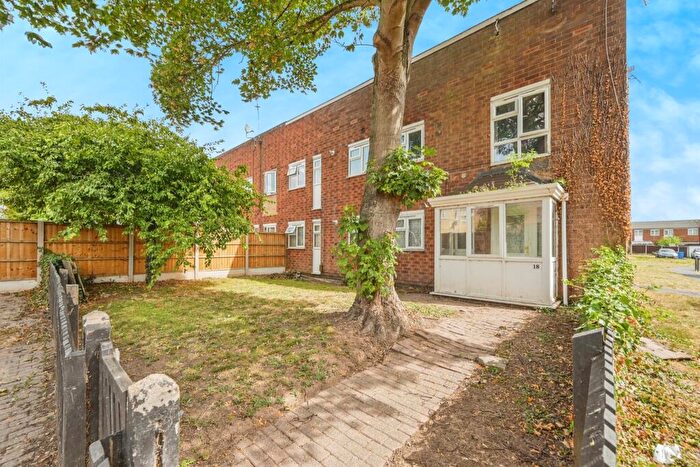 1 Bedroom Flat For Sale In Montrose Close, Sinfin, Derby, DE24