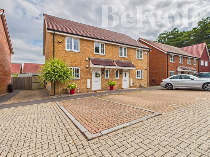 4 Bedroom Semi-Detached House For Sale In Midgham Close, Basingstoke, RG24