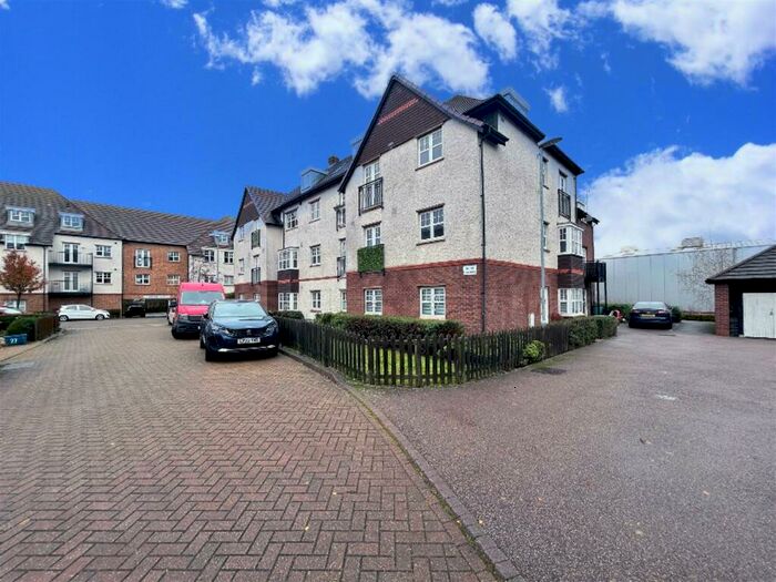 2 Bedroom Apartment To Rent In Lowe Drive, Letchworth Garden City, SG6