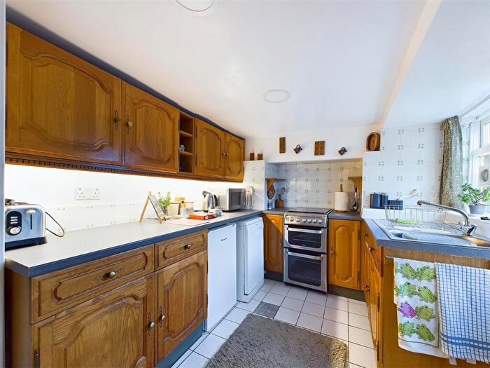 2 Bedroom Cottage To Rent In West Bank, Winster, DE4