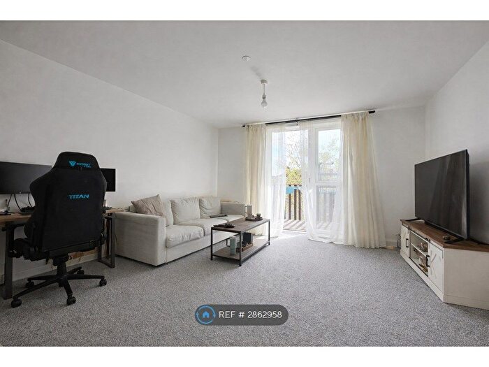 1 Bedroom Flat To Rent In Gent Court, London, E14