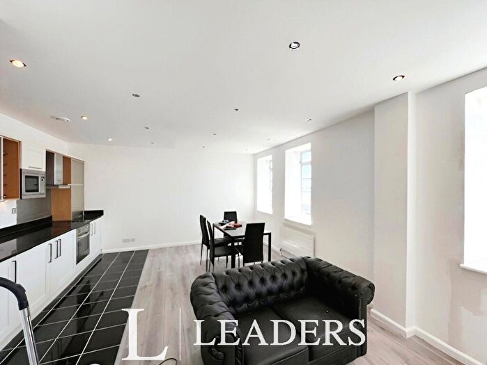 2 Bedroom Flat To Rent In Princes House, North Street, BN1