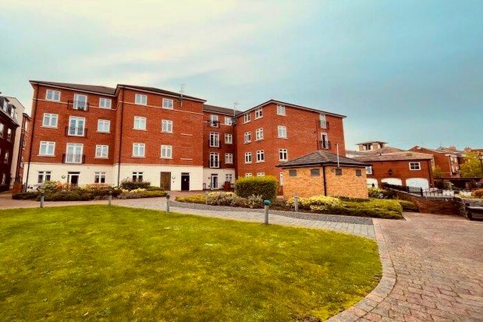 2 Bedroom Flat To Rent In Gorcott Lane, Solihull, B90