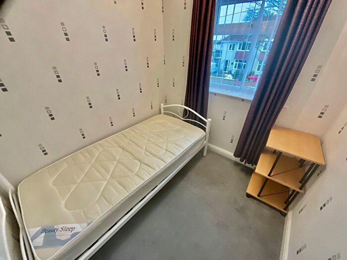 3 Bedroom Semi Detached House To Rent In Harewood Avenue, Scarborough, YO12