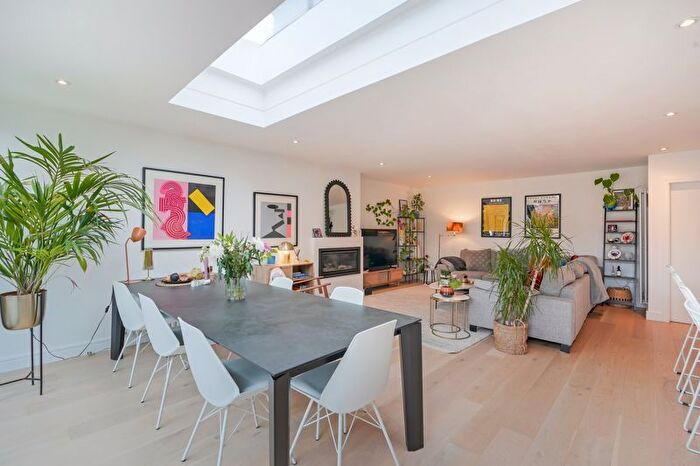 4 Bedroom Detached House For Sale In Whirlowdale Road, Millhouses, Sheffield, S7