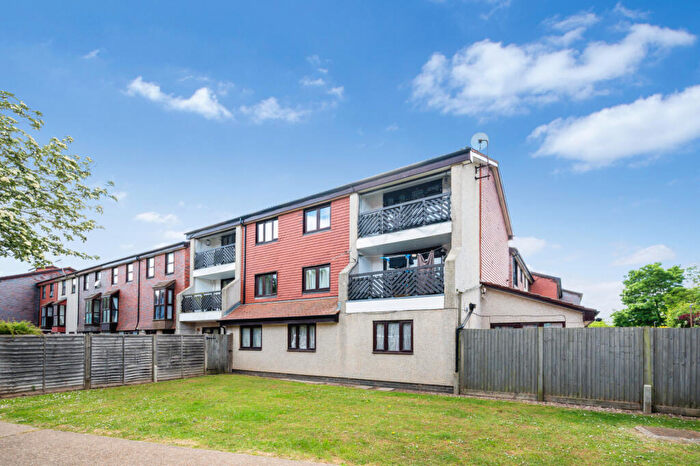 1 Bedroom Apartment For Sale In Buttermere Close, Morden, SM4