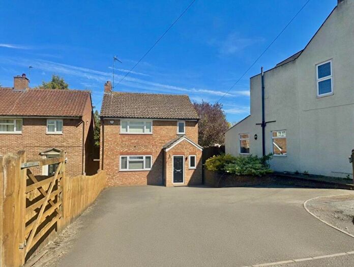 3 Bedroom Detached House For Sale In Harborough Road, Kingsthorpe, Northampton, NN2