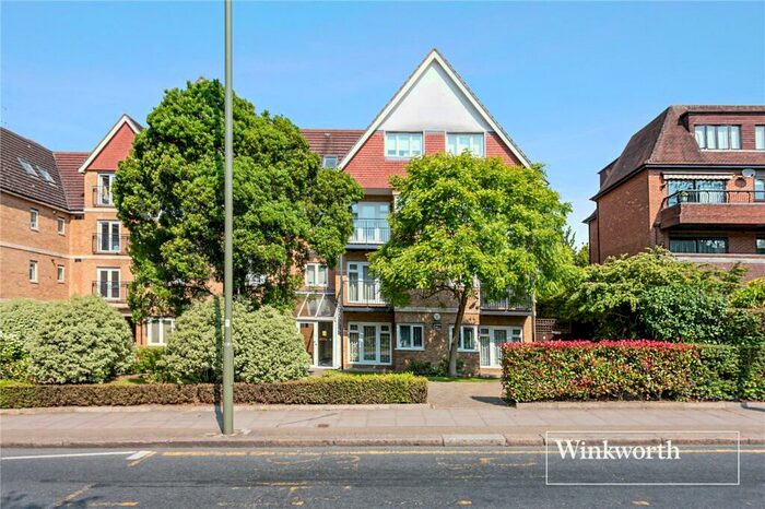 2 Bedroom Apartment To Rent In Beach Lodge, Hendon Lane, Finchley, London, N3