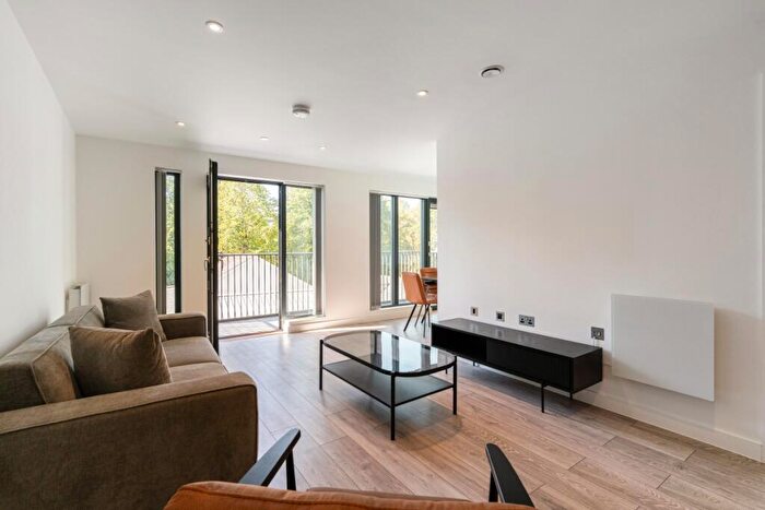 3 Bedroom Apartment To Rent In Herschel Street Slough, SL1