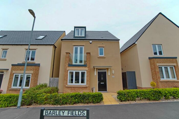 4 Bedroom Detached House To Rent In Barley Fields, Thornbury, Bristol, BS35