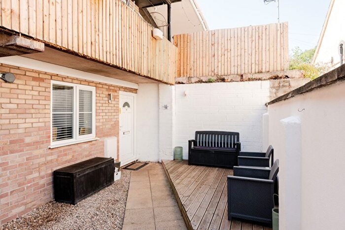2 Bedroom Flat For Sale In Pond Head Court, Eirene Terrace, Bristol, BS20