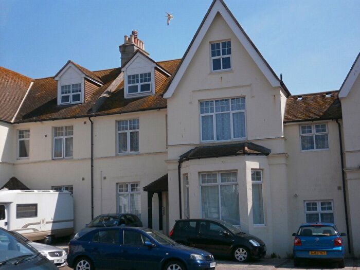 2 Bedroom Flat To Rent In Eversley Road, Bexhill On Sea, TN40