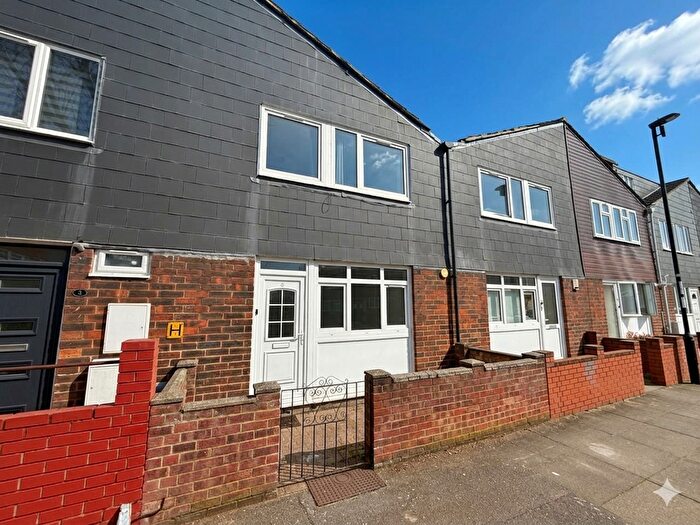 3 Bedroom Terraced House To Rent In Turnpike Close, London, SE8