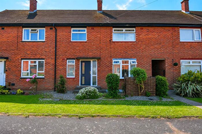 3 Bedroom Terraced House For Sale In Shaw Close, Great Sutton, Ellesmere Port, CH66