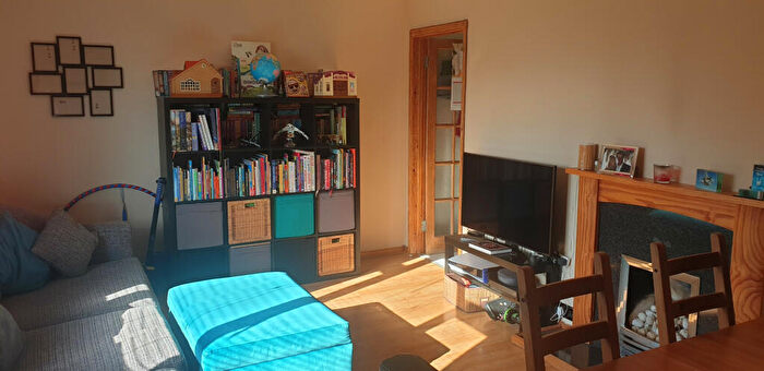 2 Bedroom Detached House To Rent In , Woodford Green, Essex, IG8