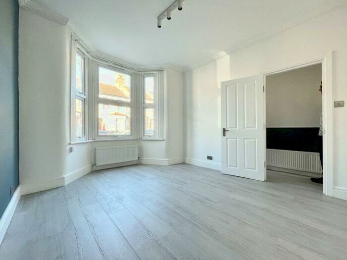 4 Bedroom Terraced House To Rent In Pretoria Road North, Edmonton, N18