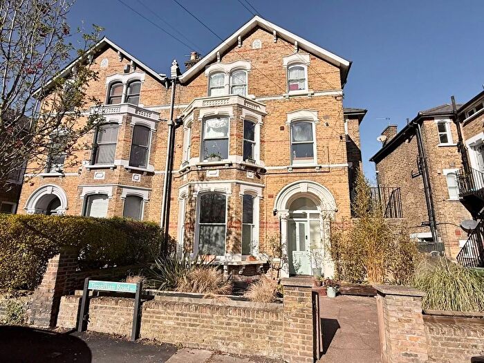3 Bedroom Flat For Sale In Tressillian Road, Brockley, London, SE4