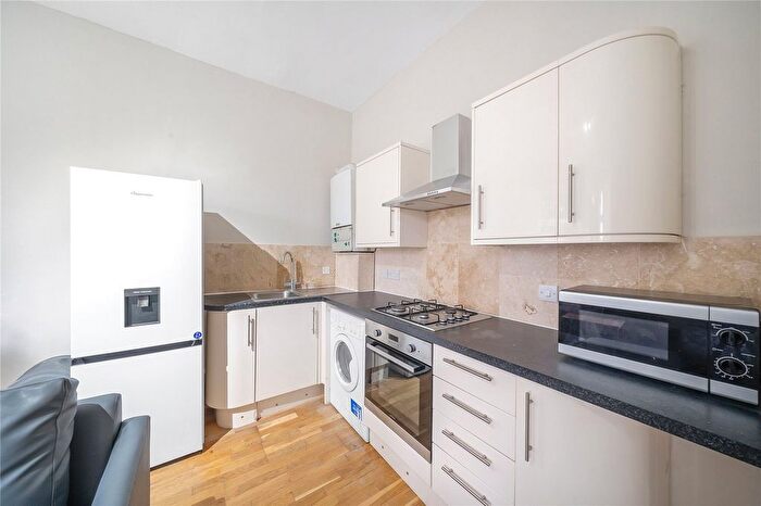 2 Bedroom Flat To Rent In Aldrington Road, London, SW16