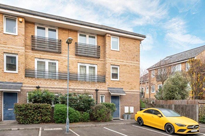 4 Bedroom House For Sale In Hereford Road, Bow, London, E3