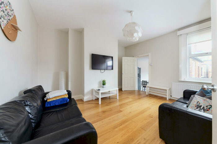 3 Bedroom Apartment To Rent In Thornleigh Road, Jesmond, Newcastle Upon Tyne, NE2