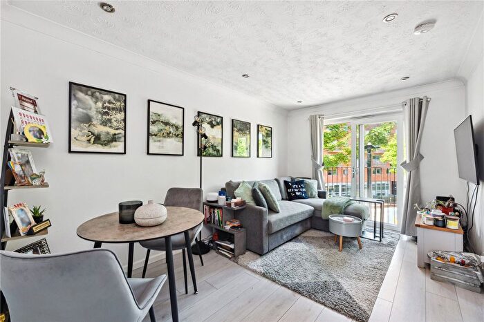 1 Bedroom Flat To Rent In Tinniswood Close, London, N5