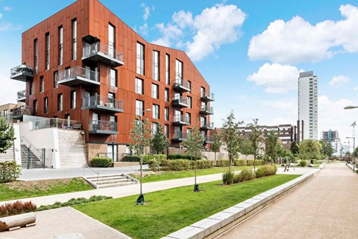 3 Bedroom Flat For Sale In Grand Canal Avenue, Surrey Quays, SE16